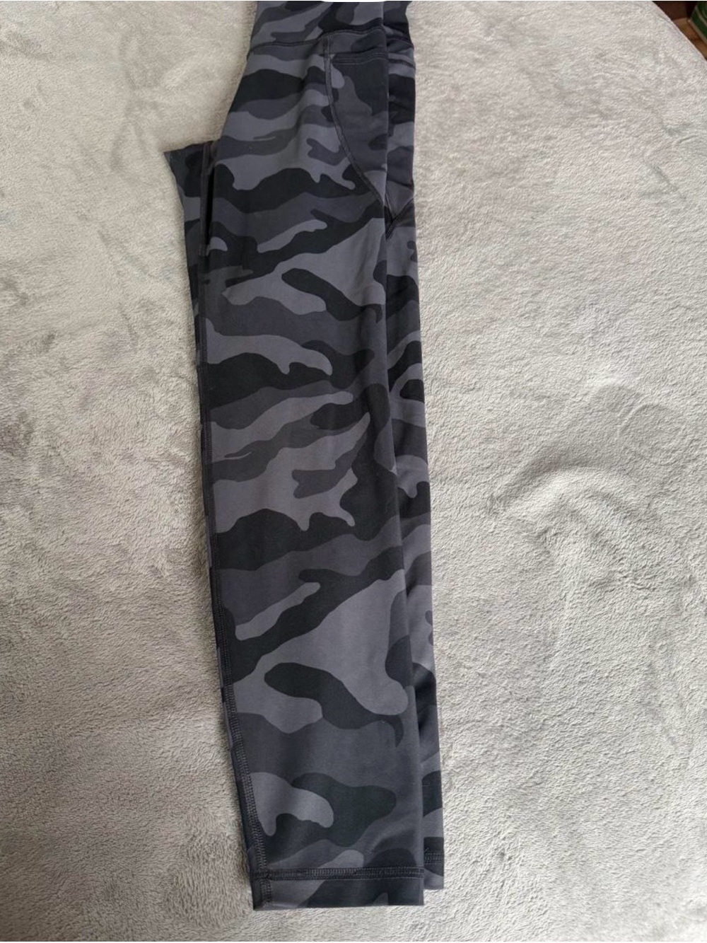 Old Navy Gray & Black Camo Leggings
